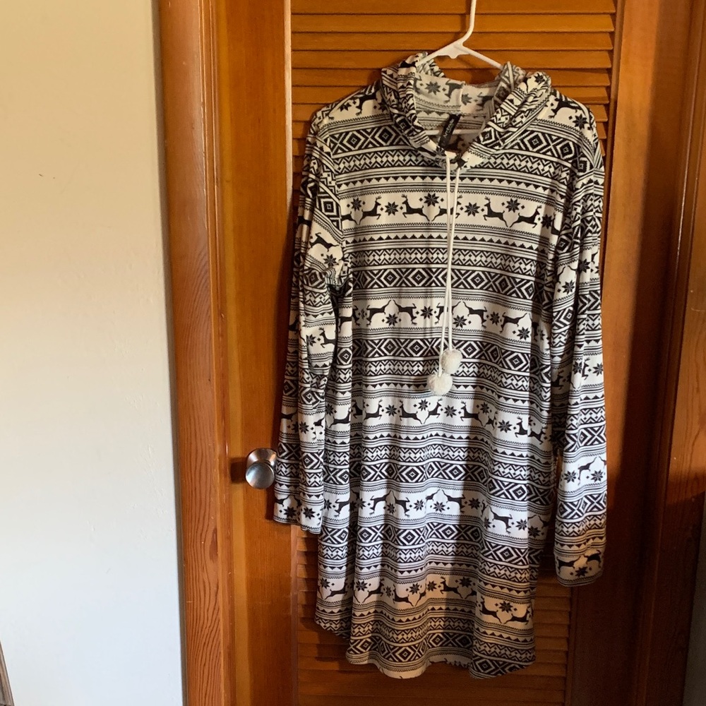 Ambrielle Black and White Patterned Sleepwear